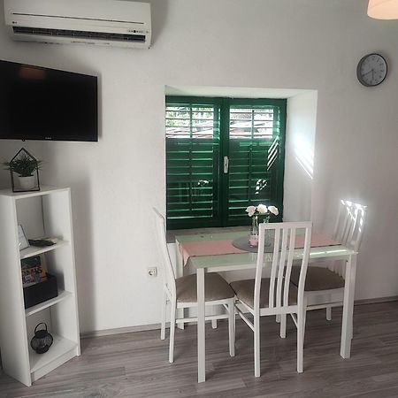 Apartment Mari Ostrvica Kültér fotó